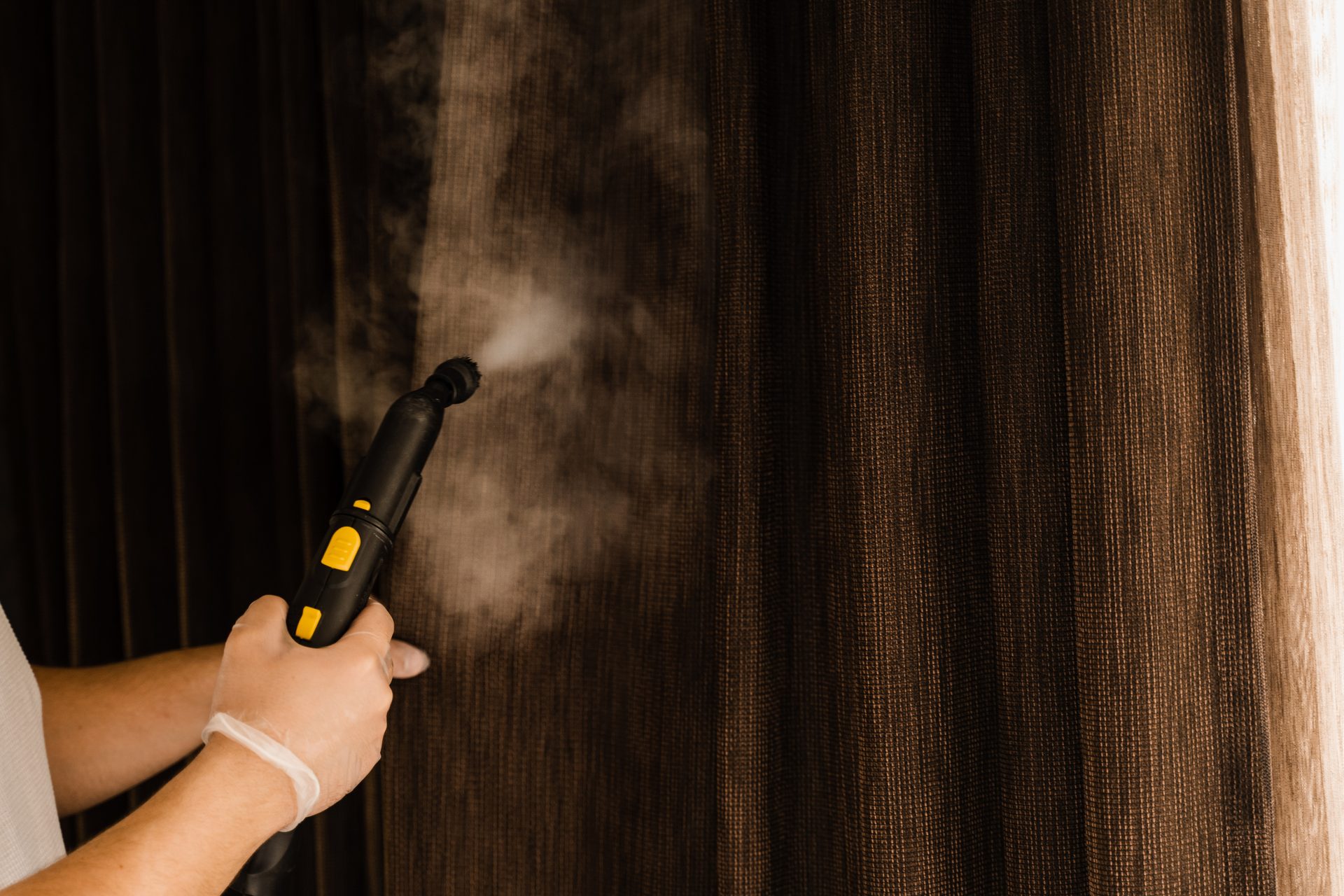 Perde yıkama — tüm perde türleri için hassas ve hasarsız temizleme