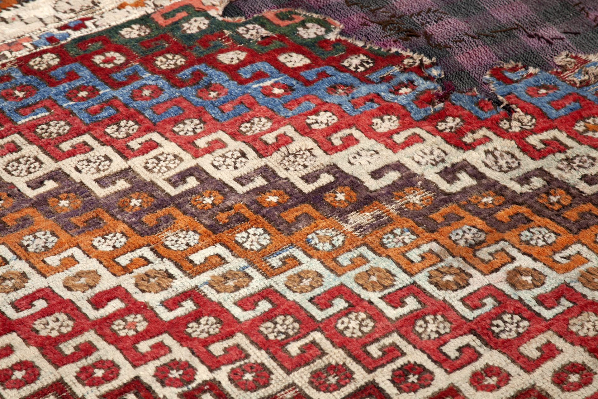 Yün halı yıkama — organik şampuanla pH dengeli temizlik